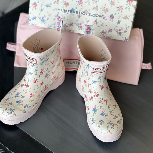 Women’s Hunter Loveshack Fancy Floral Rain Boots - Sz7 - Picture 2 of 5